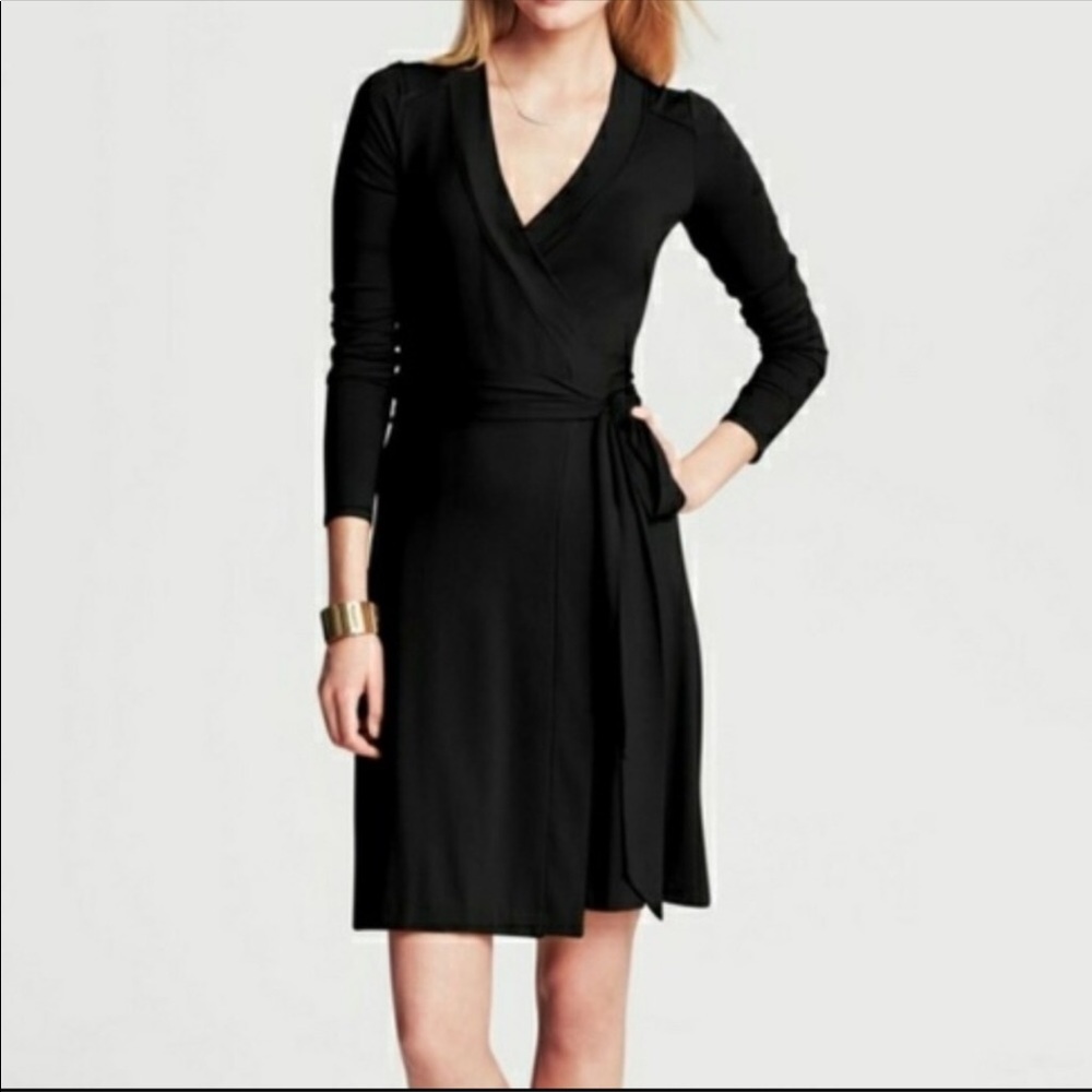 Banana Republic Gemma Wrap Dress in Black size M
